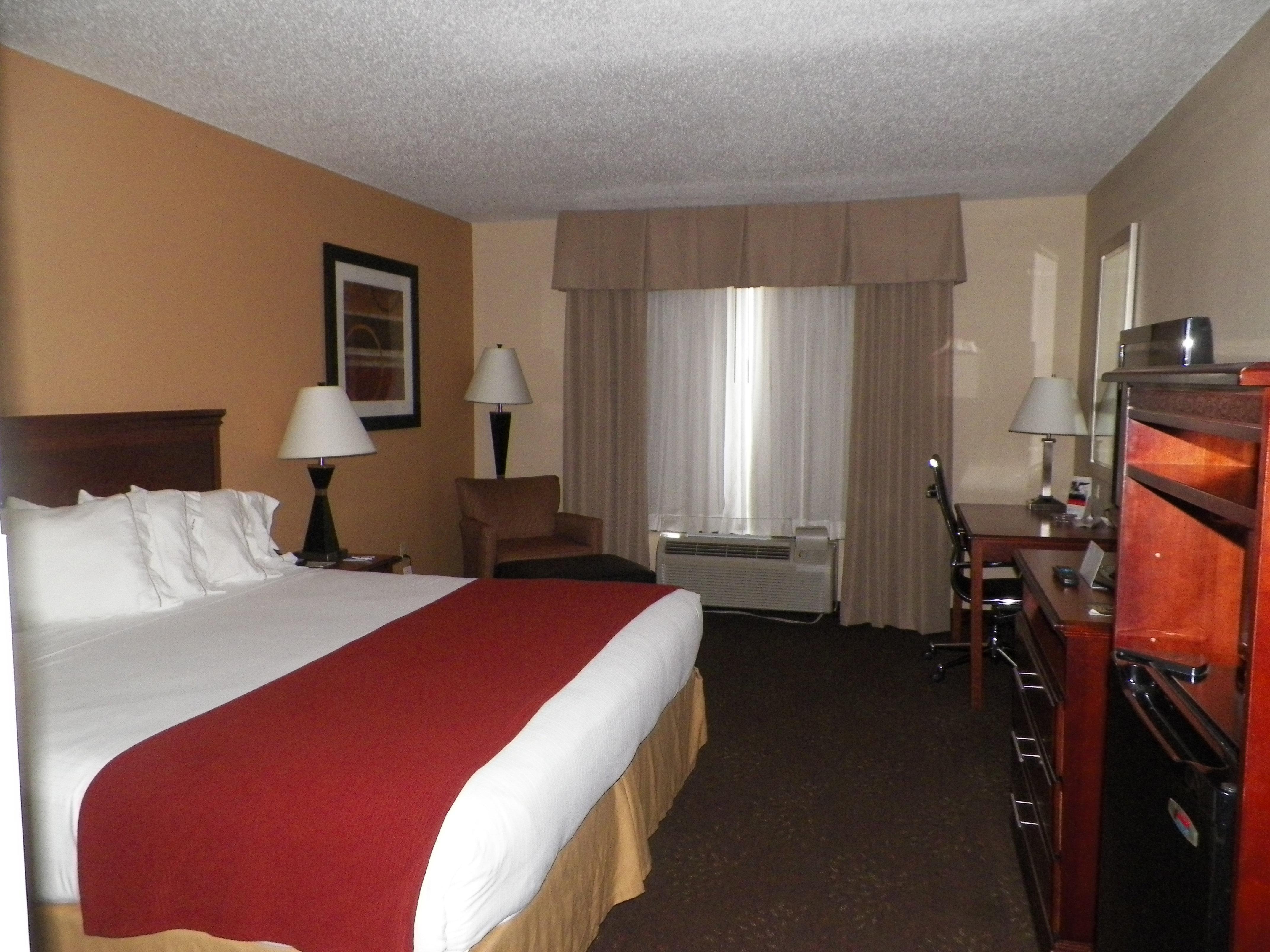 Holiday Inn Express Hotel & Suites Forest By Ihg Exteriör bild